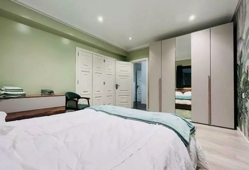 Apartamento Adosado Con Terraza En Playa América, Nigrán