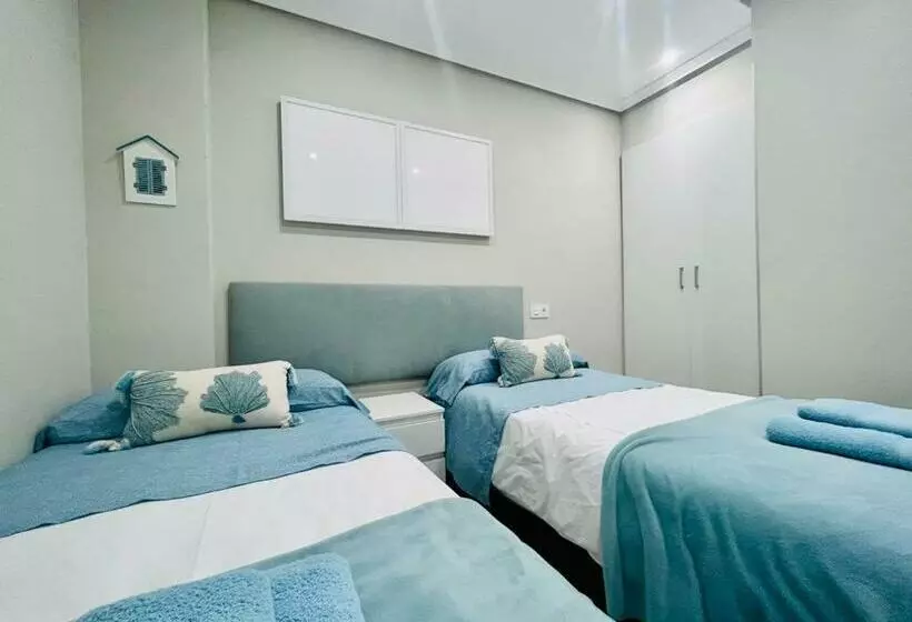 Apartamento Adosado Con Terraza En Playa América, Nigrán