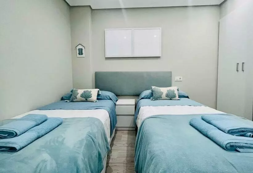 Apartamento Adosado Con Terraza En Playa América, Nigrán