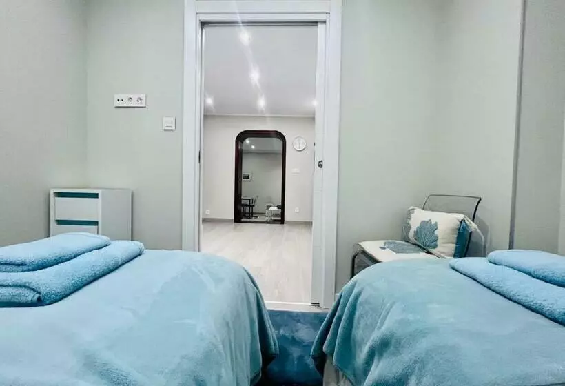 Apartamento Adosado Con Terraza En Playa América, Nigrán