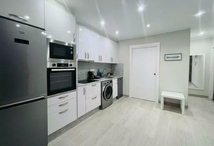 Apartamento Adosado Con Terraza En Playa América, Nigrán