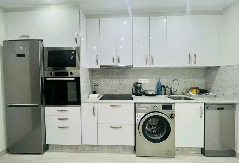 Apartamento Adosado Con Terraza En Playa América, Nigrán