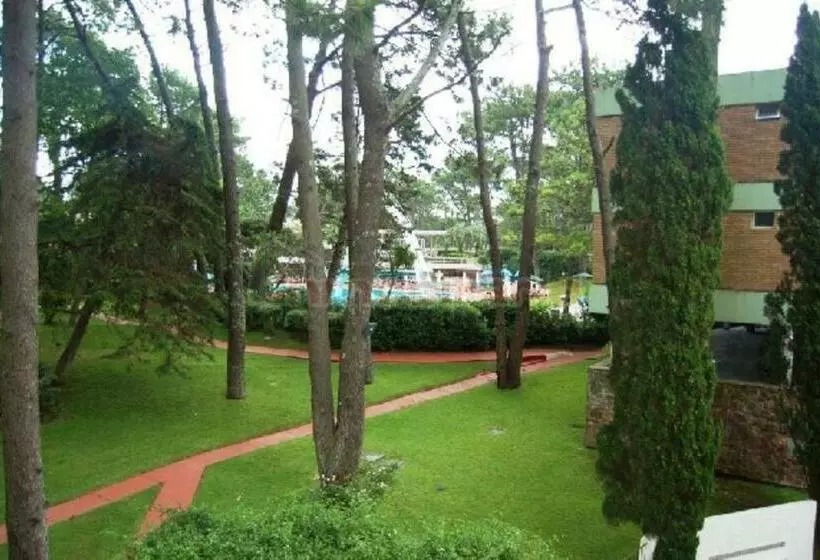 Arcobaleno, Gran Apartamento Con Con 2 Balcones Hacia El Jardín Y Hacia El Frente