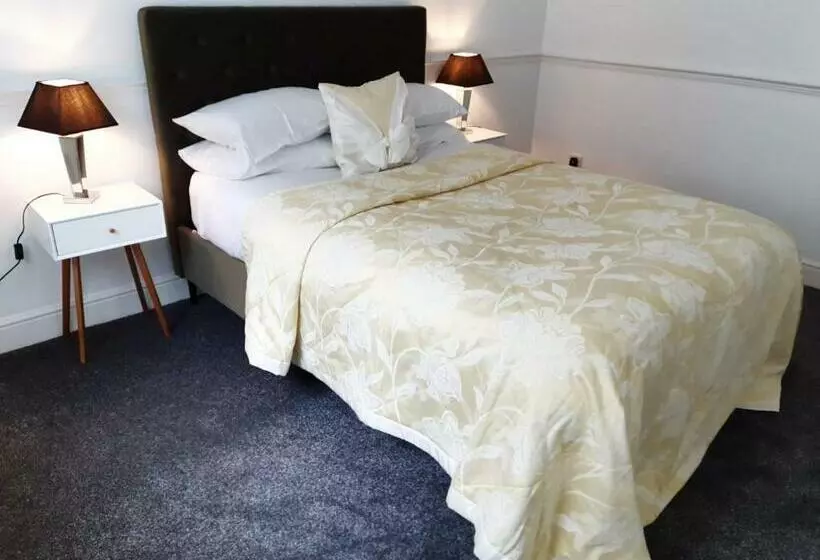 Cheerful Home Close To The City And Peak District