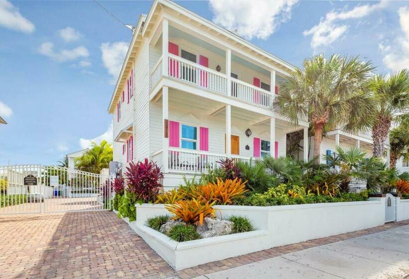 Southernmost View  Pool & Water Views