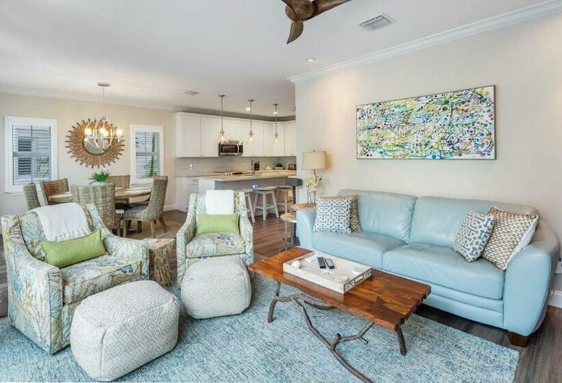 Southernmost View  Pool & Water Views