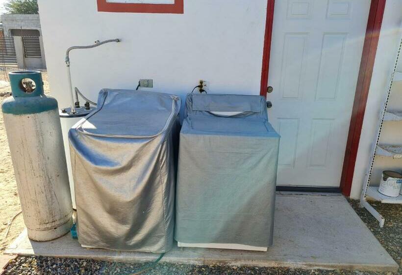 Very Secured House 7 Minutes From The Beach