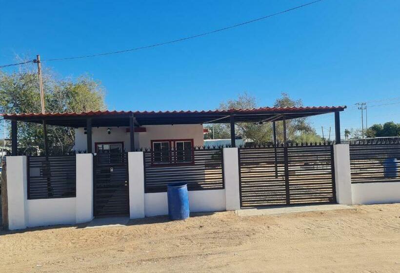 Very Secured House 7 Minutes From The Beach