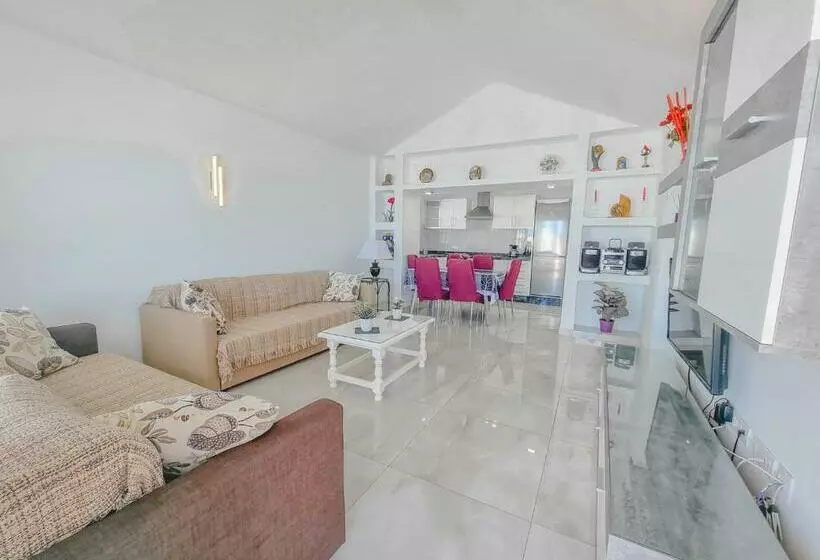 Bungalow Bellavista 13   3 Bed/2 Bath   1 Toilet   Communal Pool   Wifi