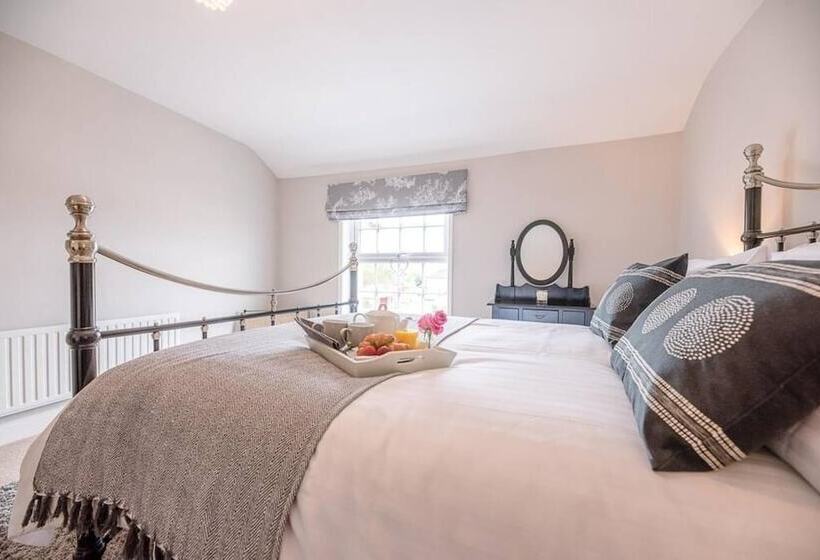 Coachman S Cottage, Wrentham