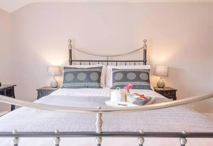 Coachman S Cottage, Wrentham