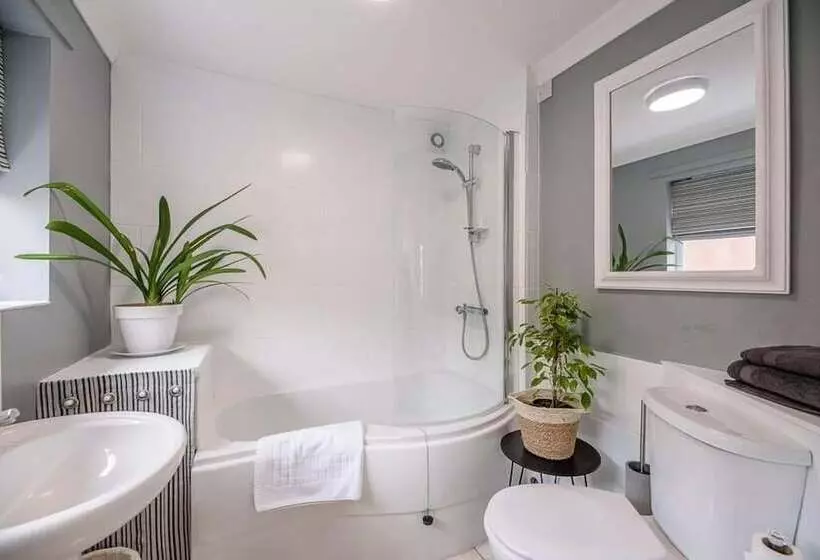 Coachman S Cottage, Wrentham