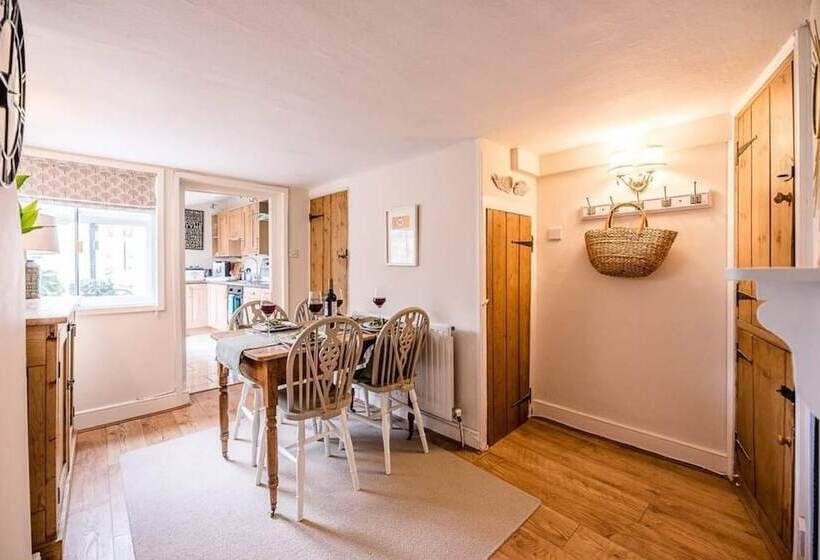 Coachman S Cottage, Wrentham