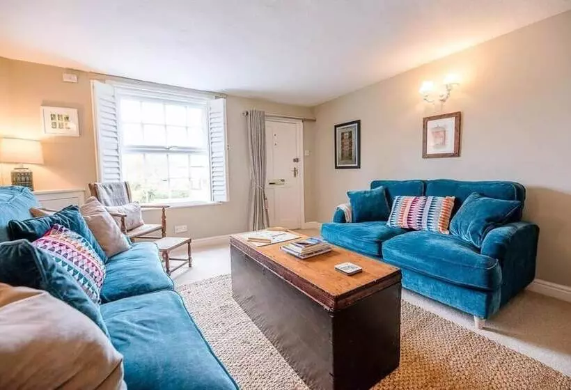 Coachman S Cottage, Wrentham