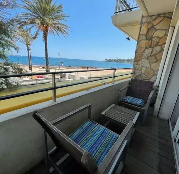 Fully Equipped Beachfront Studio In The Heart Of The City Center