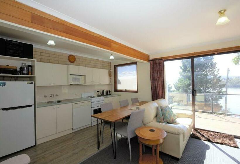 Lakeview 2 6 Townsend Street