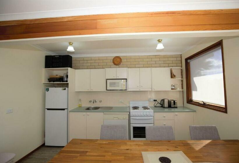 Lakeview 2 6 Townsend Street