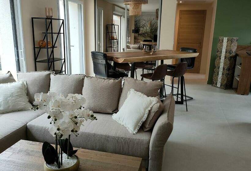 Les Maisons De Louise