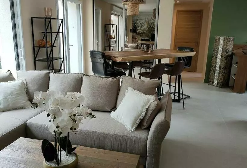 Les Maisons De Louise