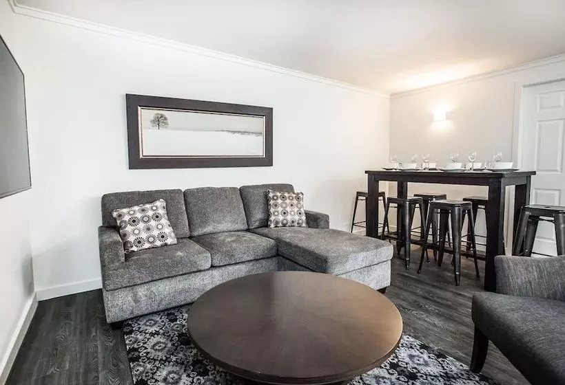 Novlan Suite By Revelstoke Vacations