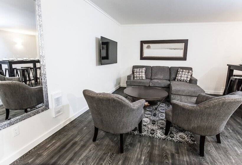 Novlan Suite By Revelstoke Vacations