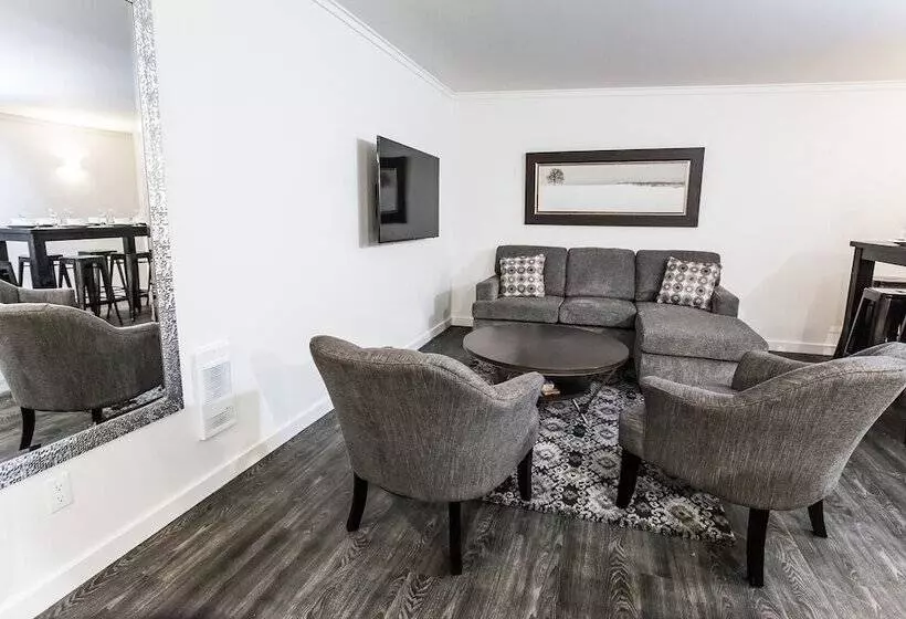 Novlan Suite By Revelstoke Vacations