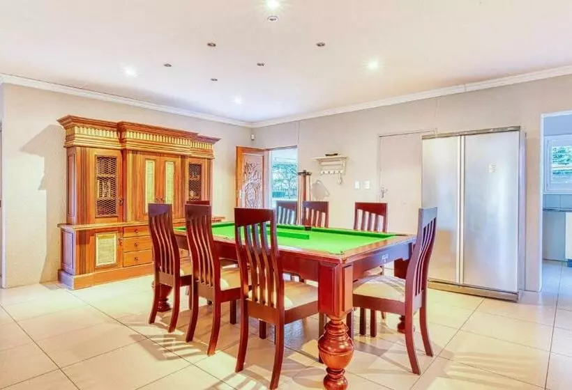 Riverside Rhapsody, Vaal River, Vanderbijlpark, 6 Adults And 4 Children