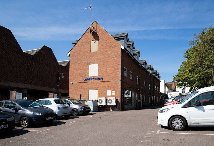 Velvet 2 Bedroom Apartment, Brewery Road, Hoddesdon