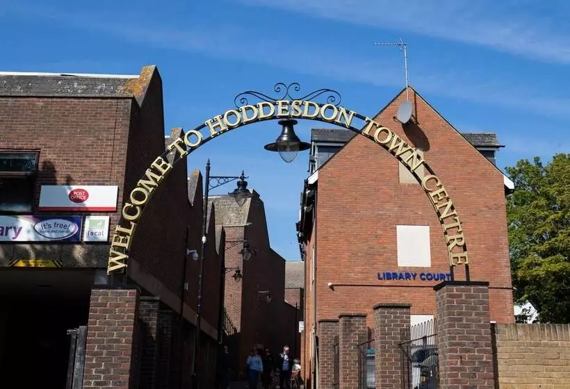 Velvet 2 Bedroom Apartment, Brewery Road, Hoddesdon