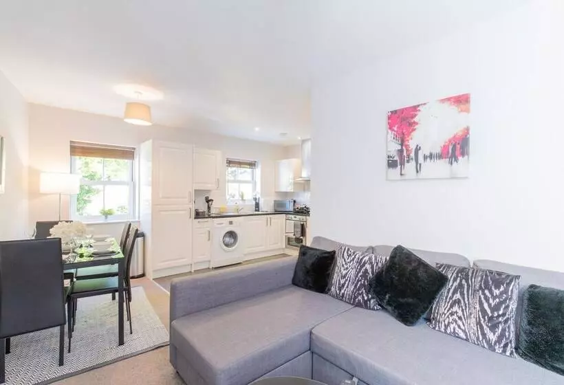 Velvet 2 Bedroom Apartment, Brewery Road, Hoddesdon