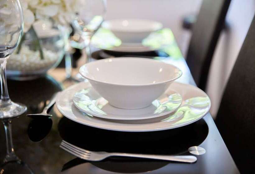 Velvet 2 Bedroom Apartment, Brewery Road, Hoddesdon