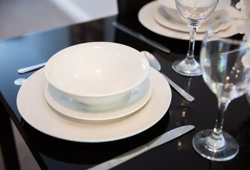 Velvet 2 Bedroom Apartment, Brewery Road, Hoddesdon