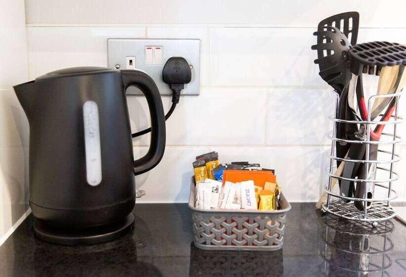 Velvet 2 Bedroom Apartment, Brewery Road, Hoddesdon