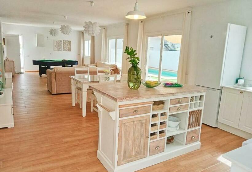 Villa Calma Climatized Pool Private Jacuzzi Spa In Tarajalejo