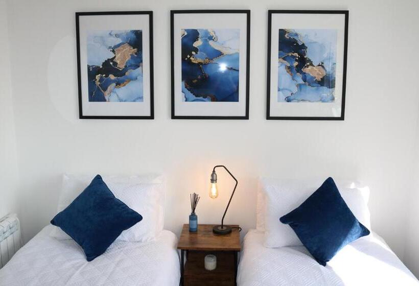 Wolverhampton Gated Parking George House