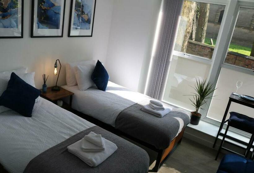 Wolverhampton Gated Parking George House