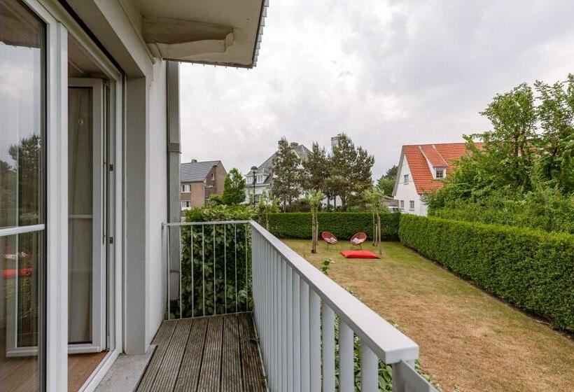 Family Apartment With Lovely Garden And Parking