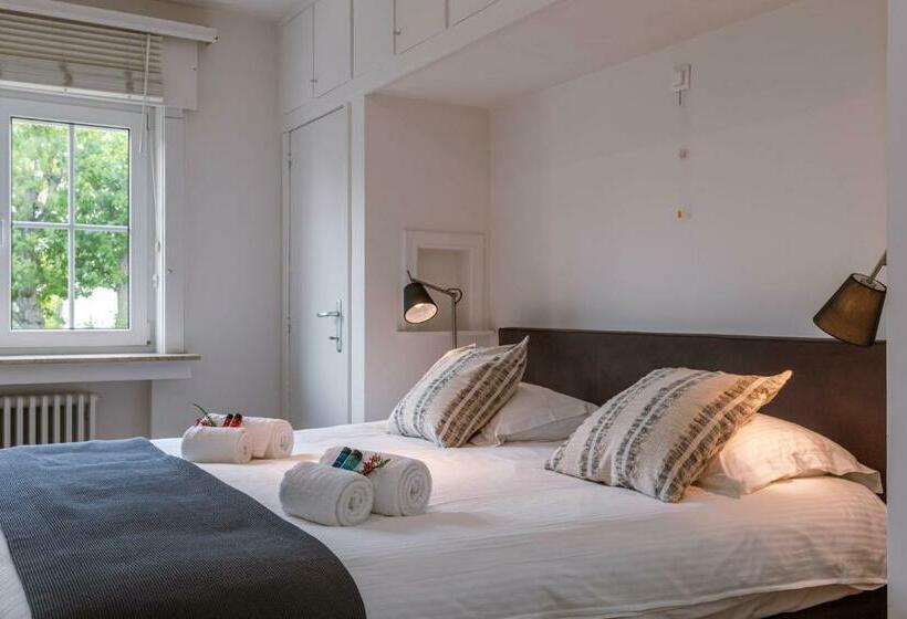 Family Apartment With Lovely Garden And Parking