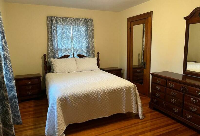 Historic Downtown Brownsburg Home W/charm