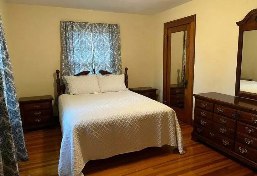 Historic Downtown Brownsburg Home W/charm