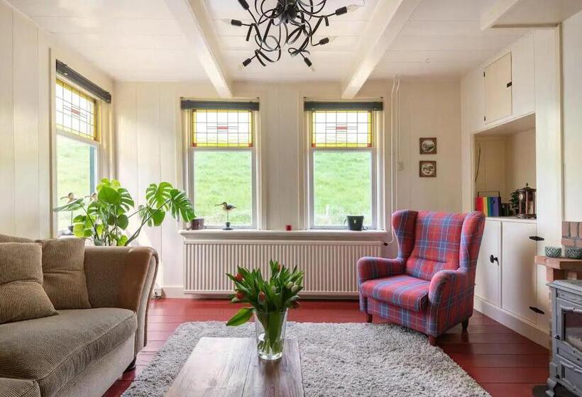 Private Characteristic Farmhouse Near The Lake