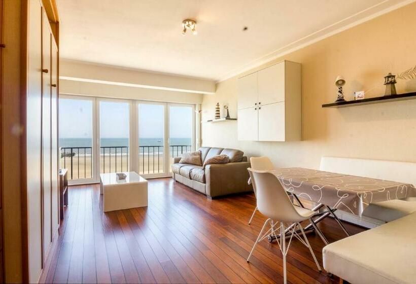 Studio St James 0402