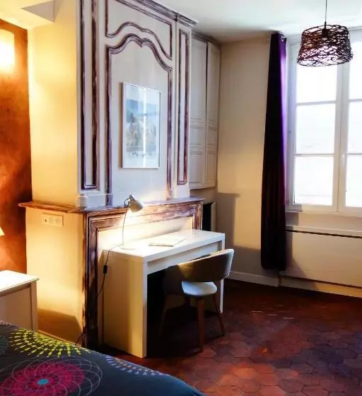 Sur Les Pas De Cadet Roussel