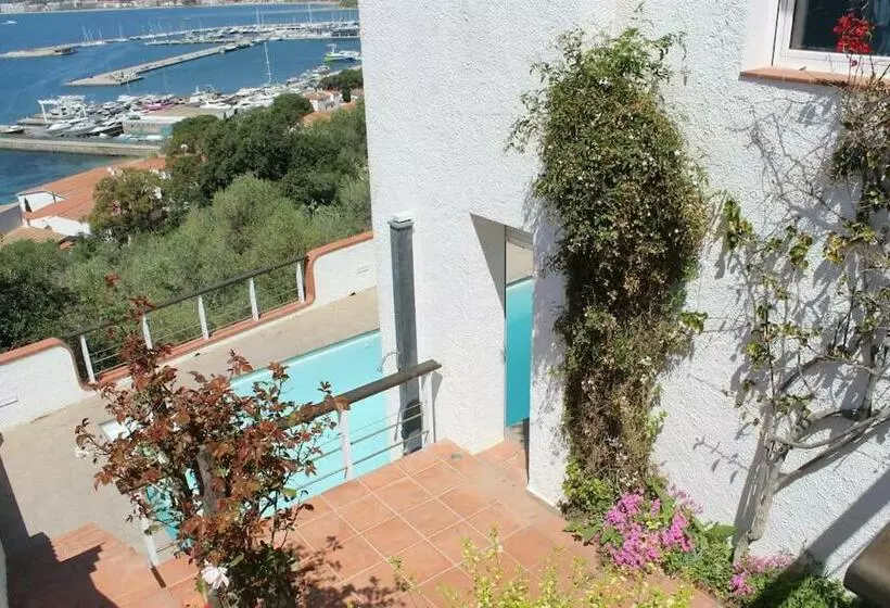 Agi Villa Poncella