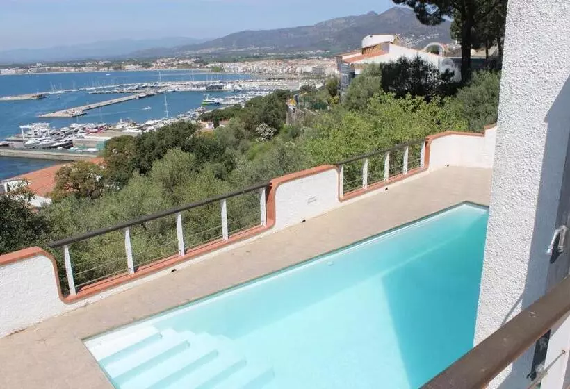 Agi Villa Poncella