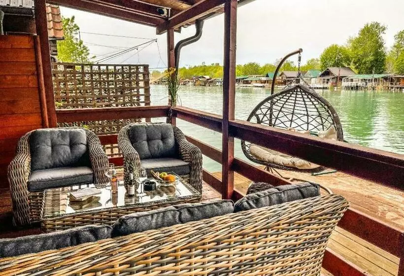 Cottage Anastasija
