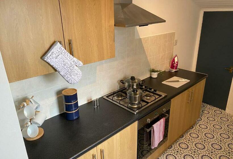 Rawling   Canny 2 Bed Flat Close To Ncle Free Wifi & Parking
