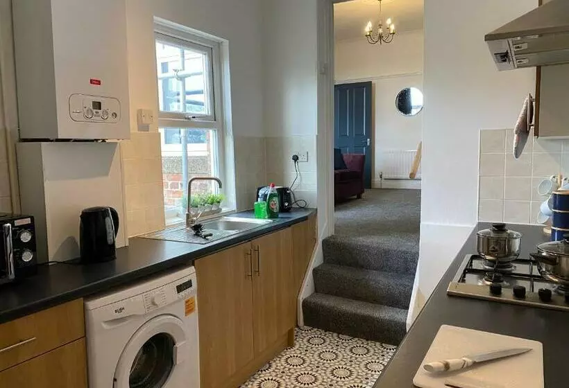 Rawling   Canny 2 Bed Flat Close To Ncle Free Wifi & Parking