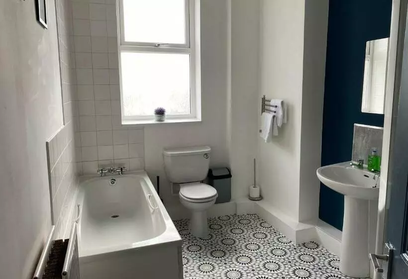 Rawling   Canny 2 Bed Flat Close To Ncle Free Wifi & Parking