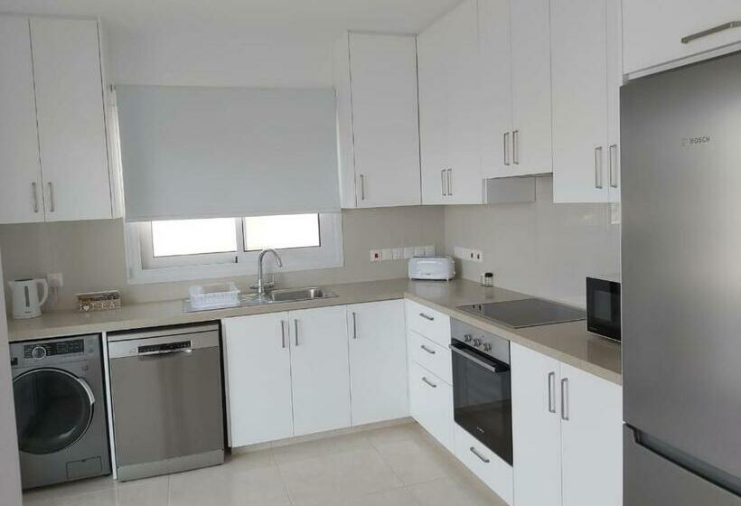 Dinglis Residences 31